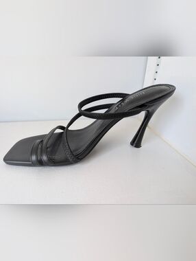 Nine West Black Strappy Square-Toe Heel Sandals Size 6.5 Y2K Glam Summer